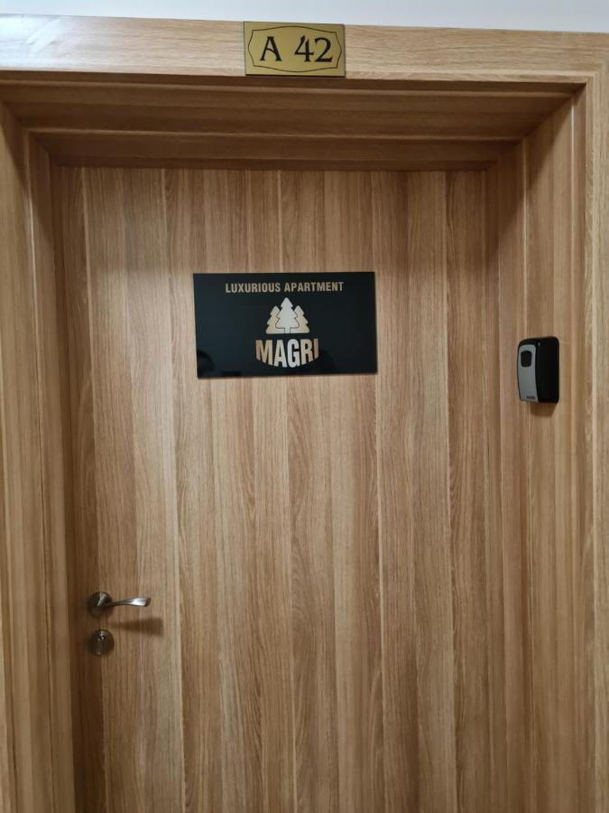 Magri Luxurious A42 Gardens